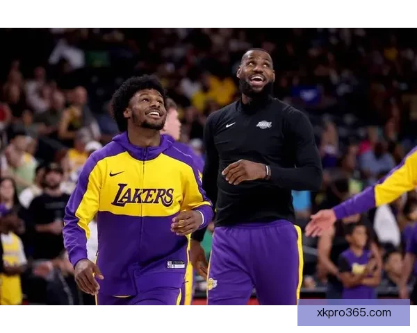 詹姆斯珍惜与布朗尼父子连线展现顶级投篮天赋