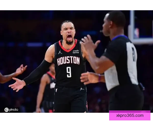 基德因不满判罚与裁判争执本赛季第二次被驱逐出场